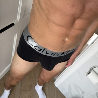 Oliver.jb1’s grey Calvin’s