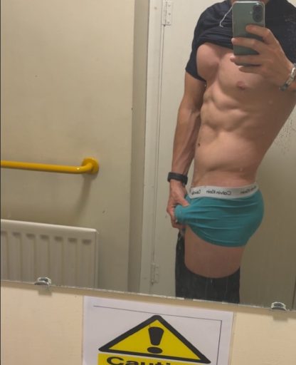 Mattysmith127’s teal Calvin Kleins - Image 2