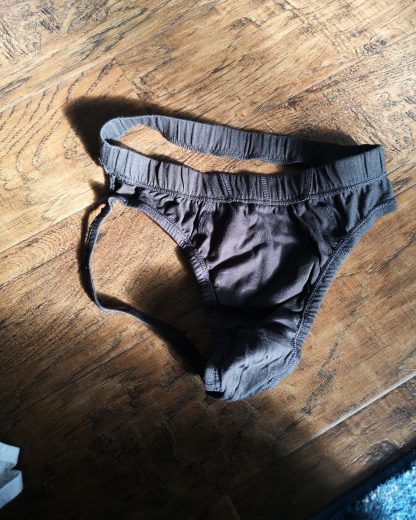 UK 28's black jock - Image 4