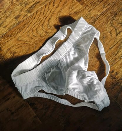 UK 28's white jock - Image 4