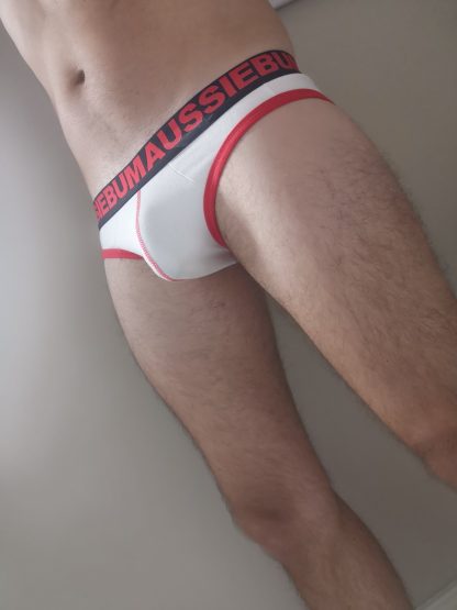 UK28's Vintage White AussiBums 