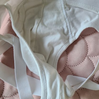 Undilad's white jocks - Image 4