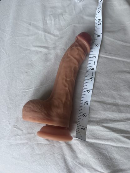 Dan's used 8.5 inch realistic dildo - Image 3