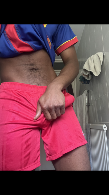 Smellybbcock's stinky red shorts