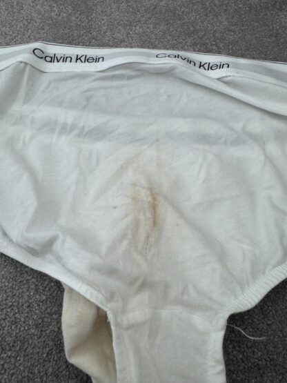 Bearpigldn’s filthy white CK briefs